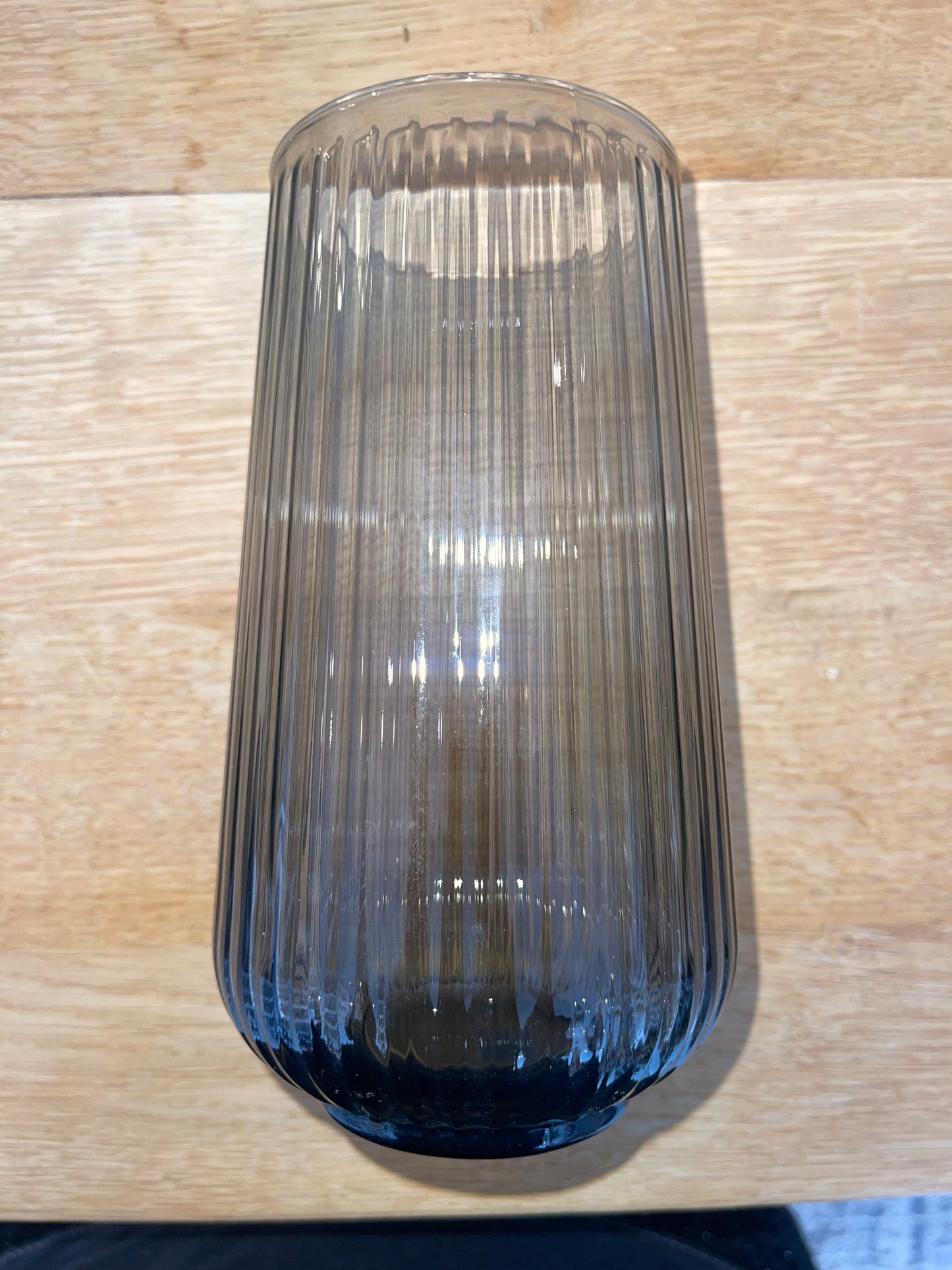 Vase noir transparent