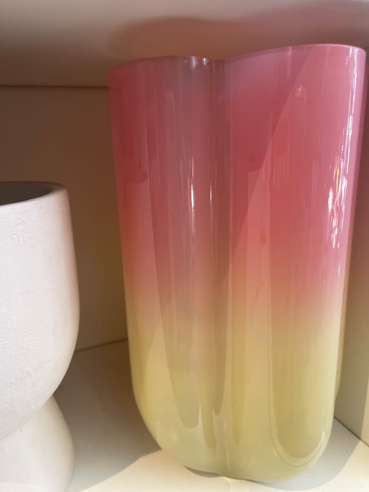Vase rose et jaune